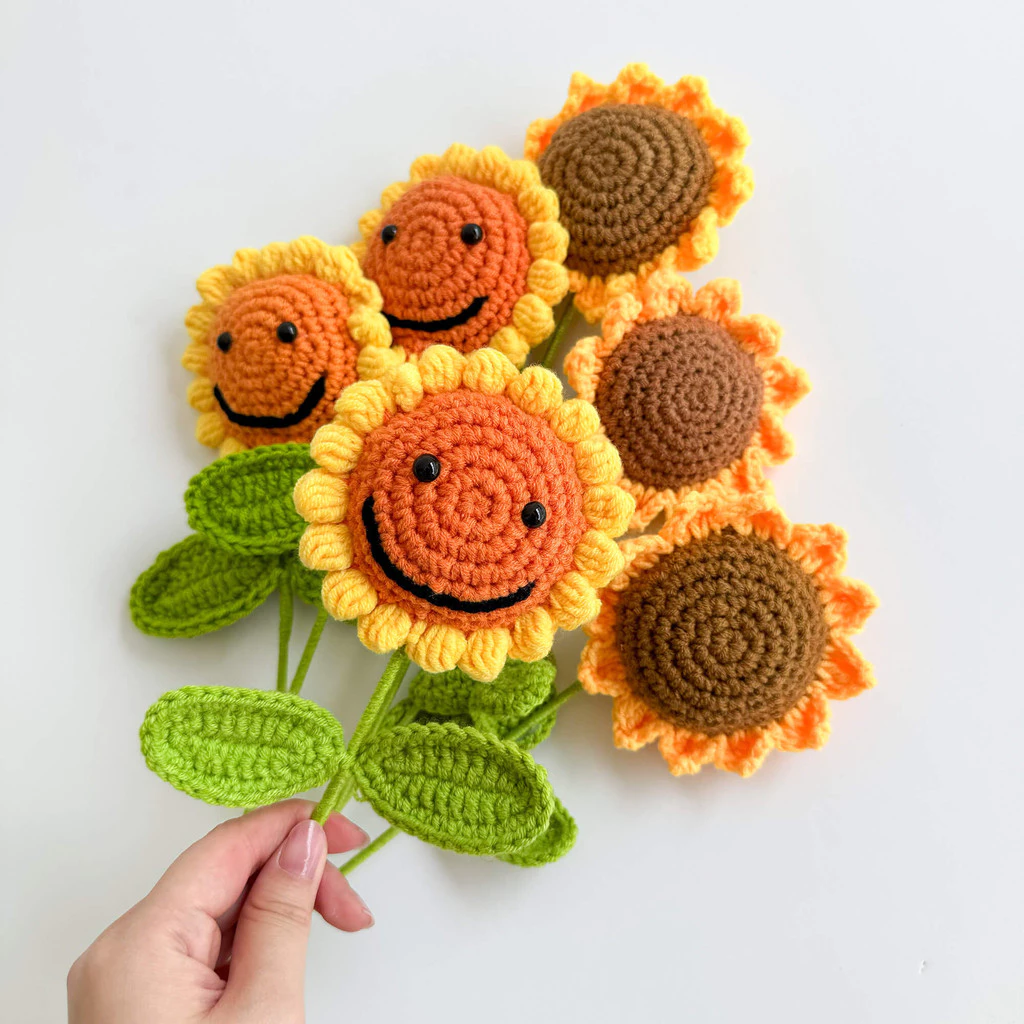 SHIOK Handmade Crochet Smiling Face Sunflower l Bunga Matahari Daisy Wajah Senyum Knitted Flower for Gift & Decoration